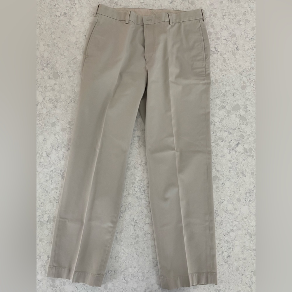 346 BROOKS BROTHERS men’s khaki pants